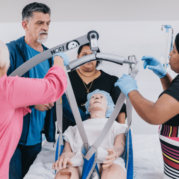 Atencion_Sociosanitaria_a_personas_dependientes_en_instituciones_sociales